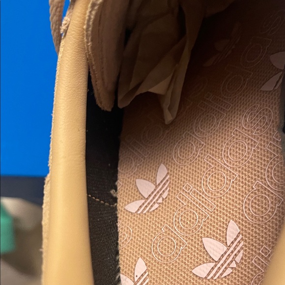 Adidas Handball Spezial W in Black and Red - Picture 4 of 6